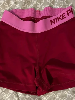 Nike shorts - Två Nike shorts