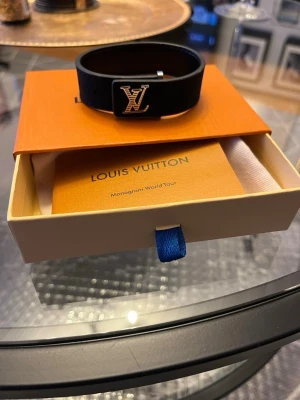 LV armband - LV armband, skriv om du är intresserad!