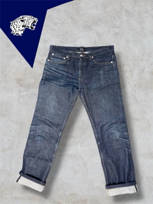 A.P.C SELVAGE JEANS  - Otroligt feta Selvage från A.P.C | Skick: 8.5/10 | Strl: 29 | Hör av dig vid intresse eller om du undrar någonting! 