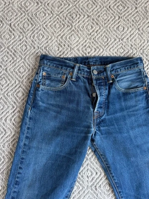 Levis jeans - Levis jeans - Modell: 501 - Storlek: W28/L32 - skick: - Nypris runt 2000kr 