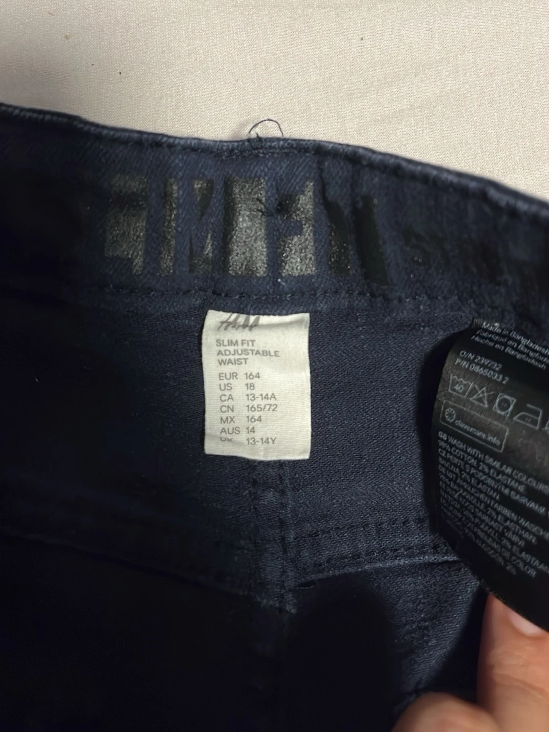 Mörkblå slim fit jeans från H&M - 2