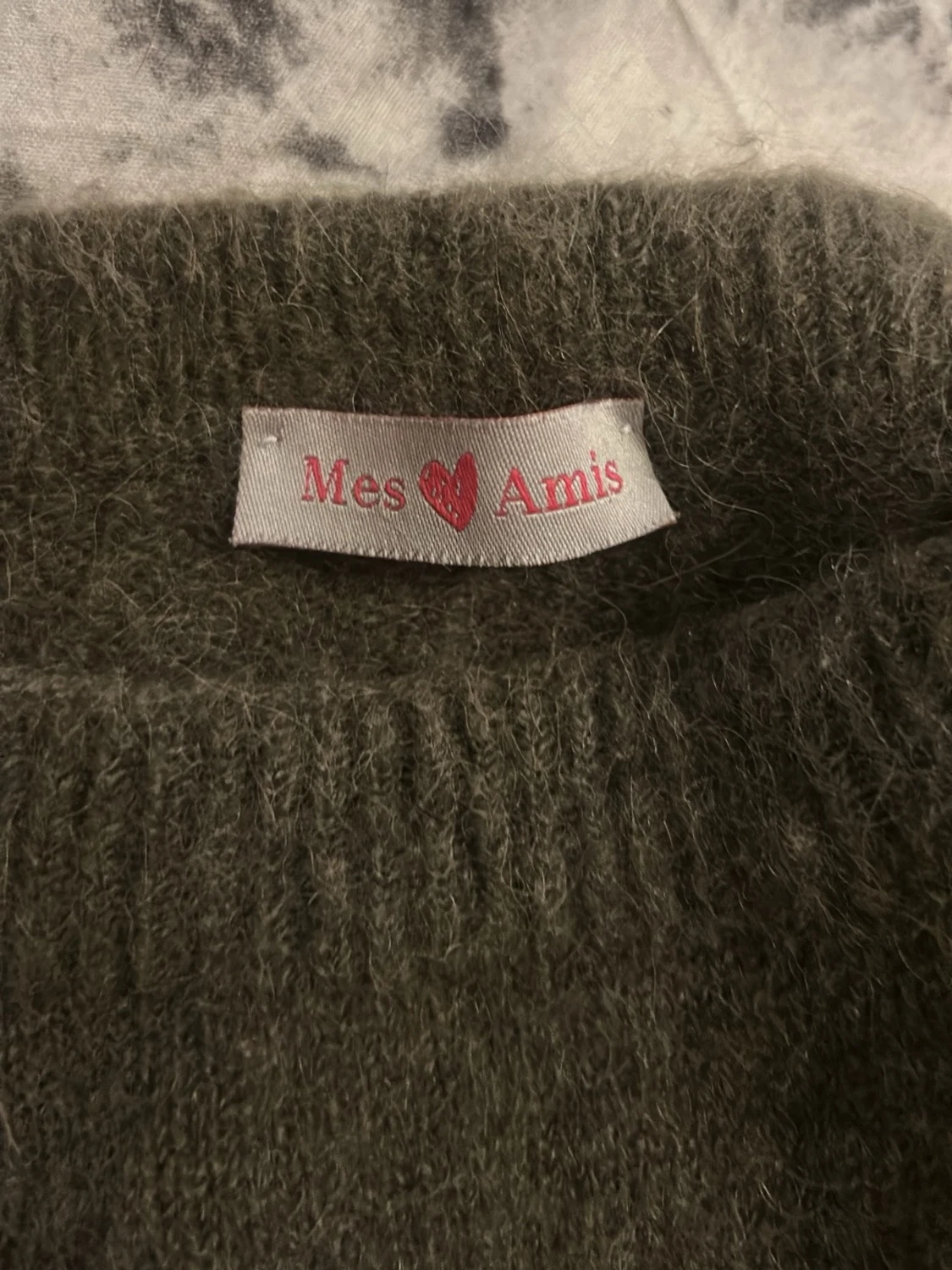 En stickad t-shirt  - 1