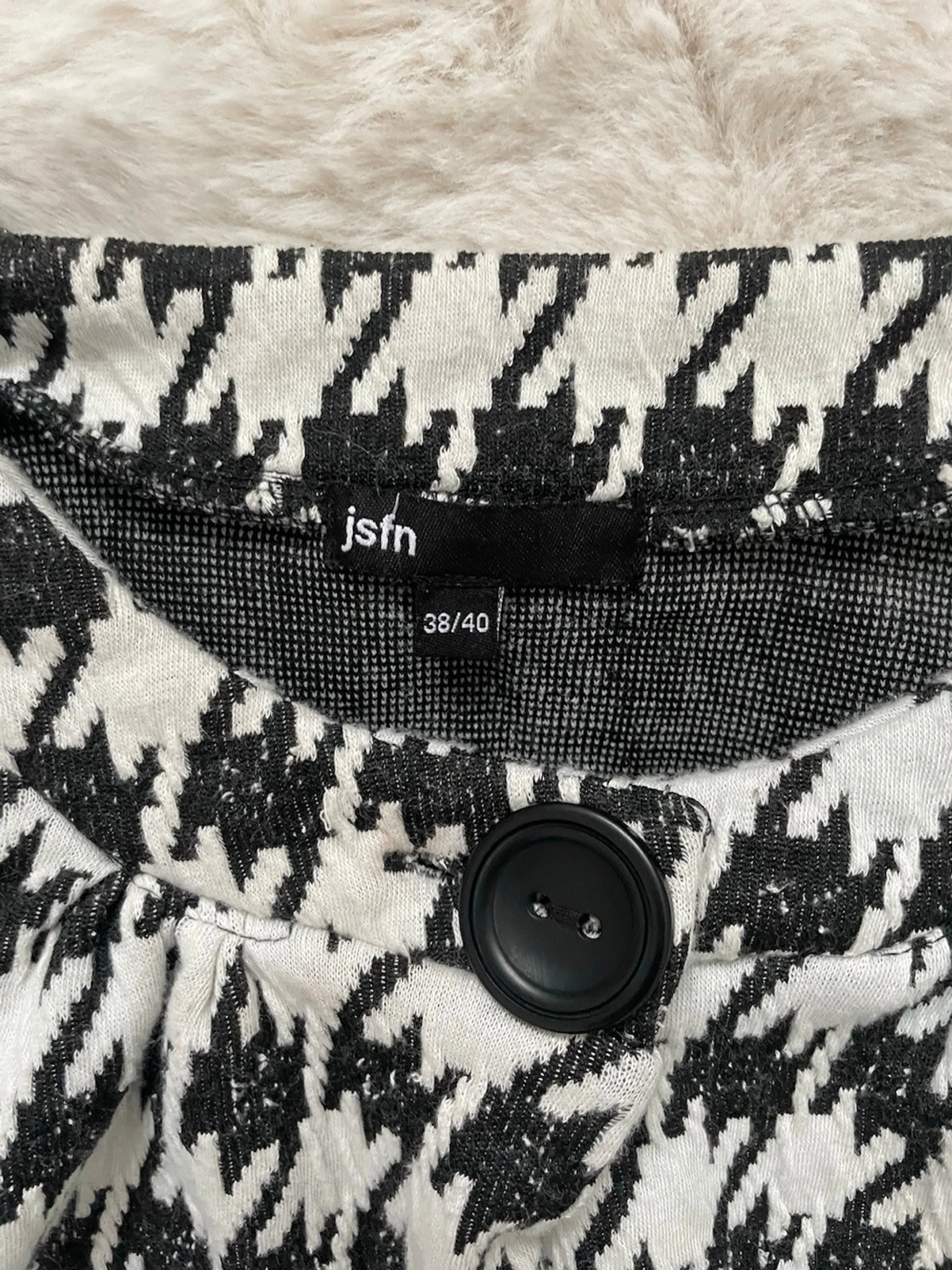 Svartvit rutig kofta/bolero från Jsfn - 4