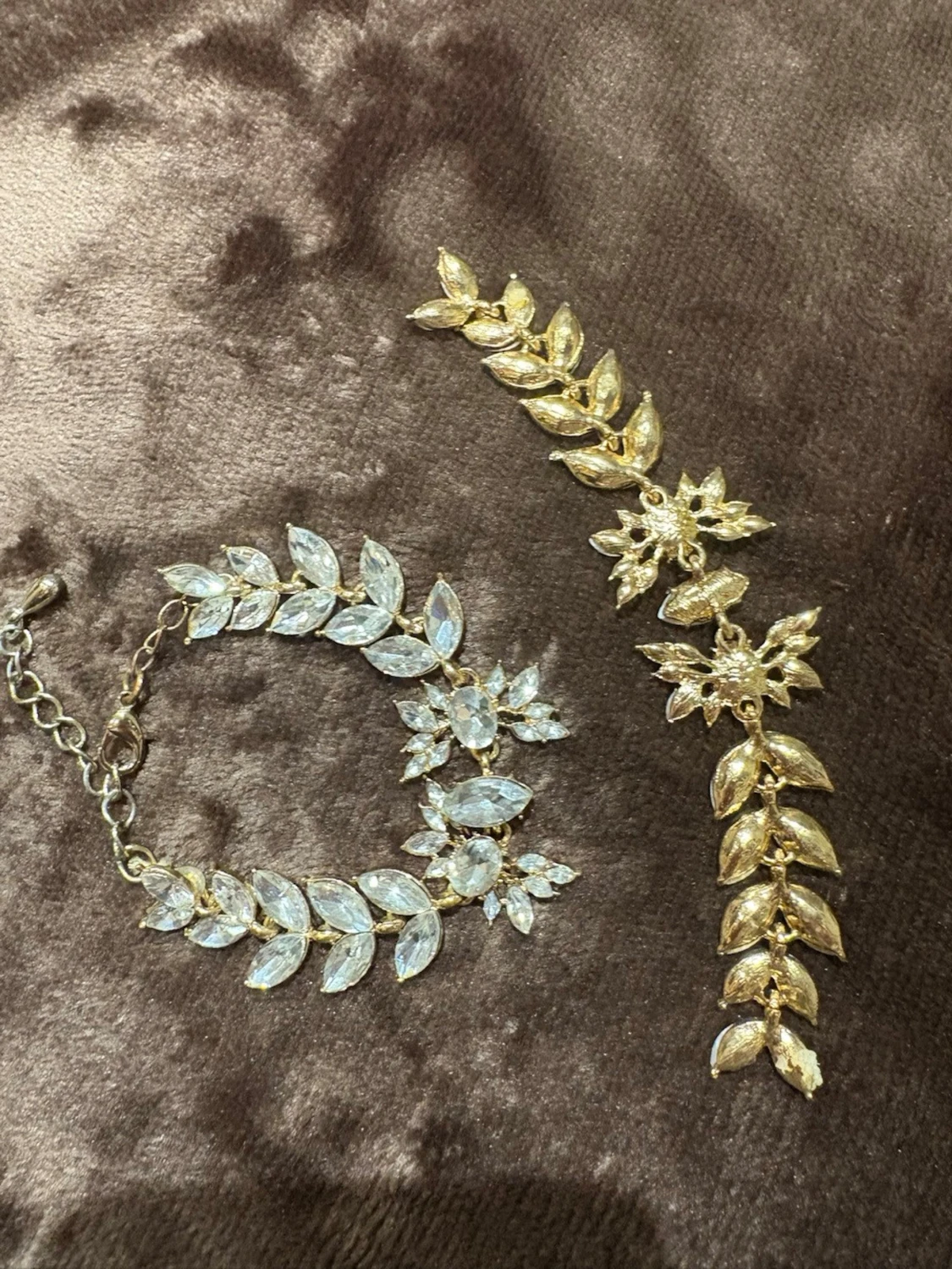 Glittrig kristallväst i guldton armband med hårsmycken💛 - 1