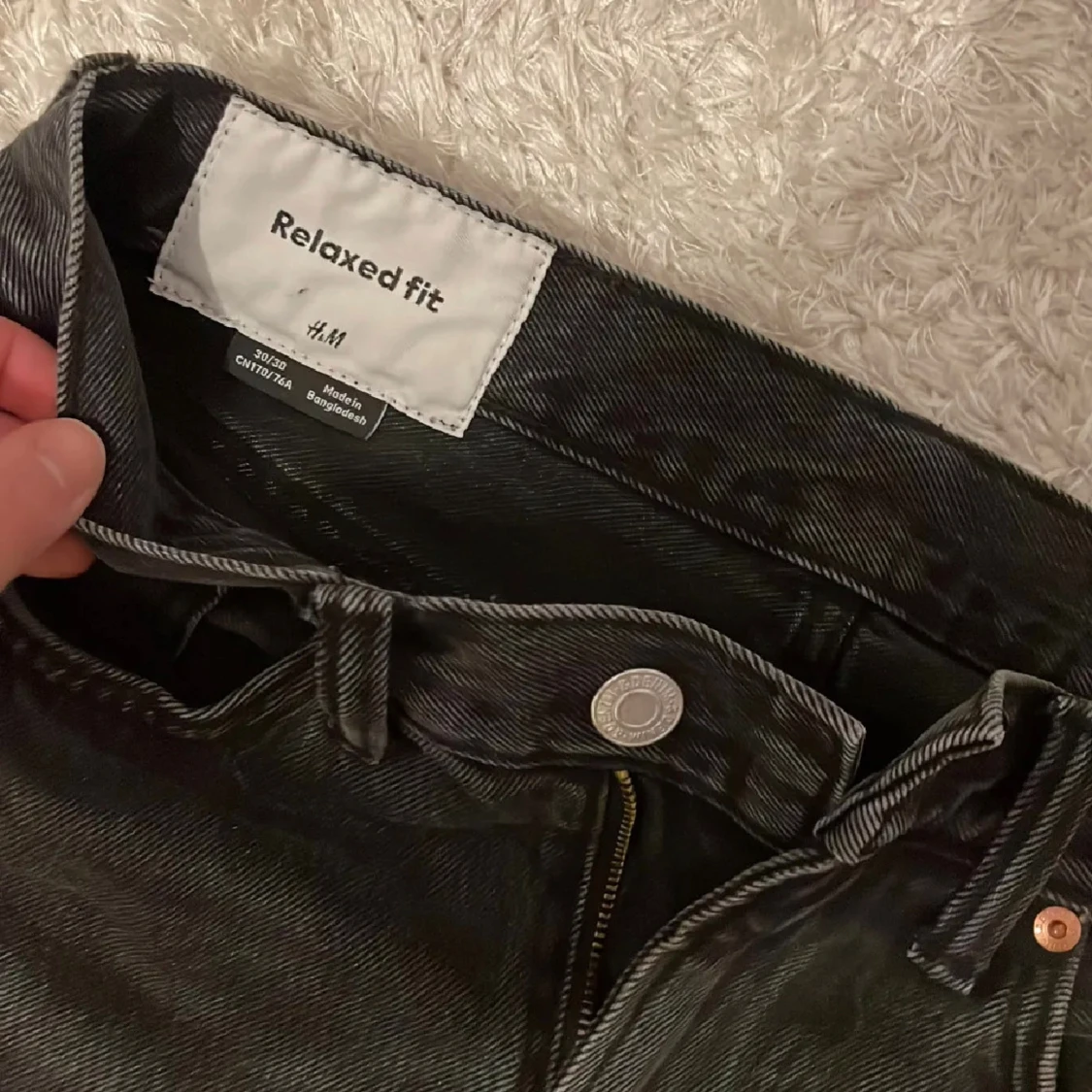Svarta relaxed fit jeans från H&M