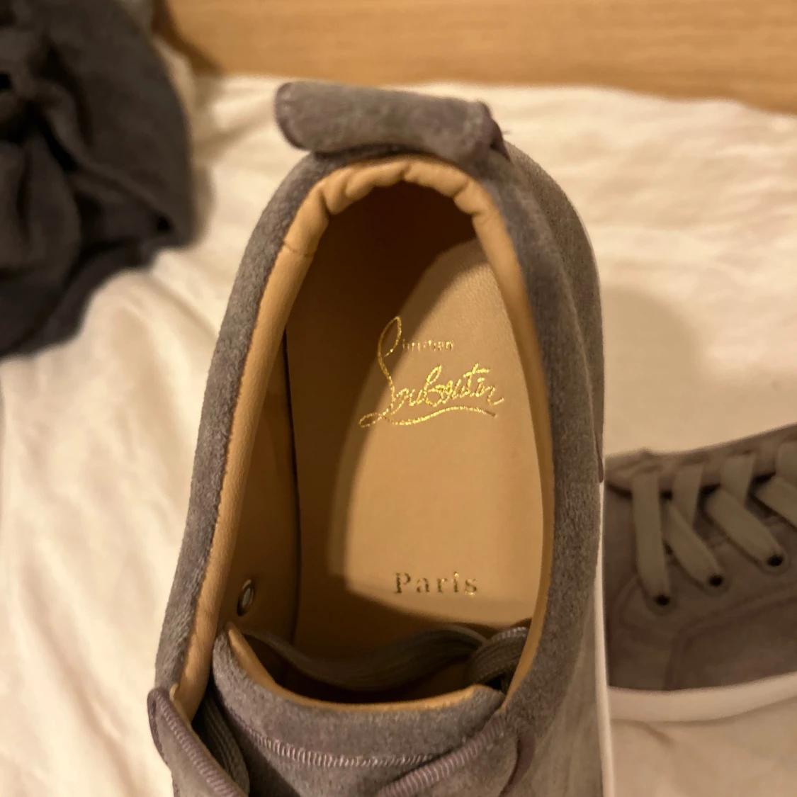 Christian Louboutin grå mockasneakers - 1