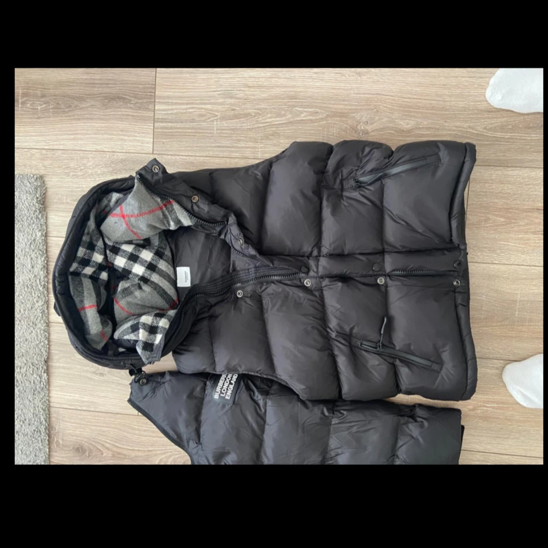Svart pufferjacka från Burberry - 2