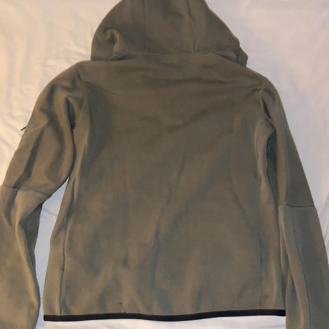 Olivgrön nike tech fleece Small - 1