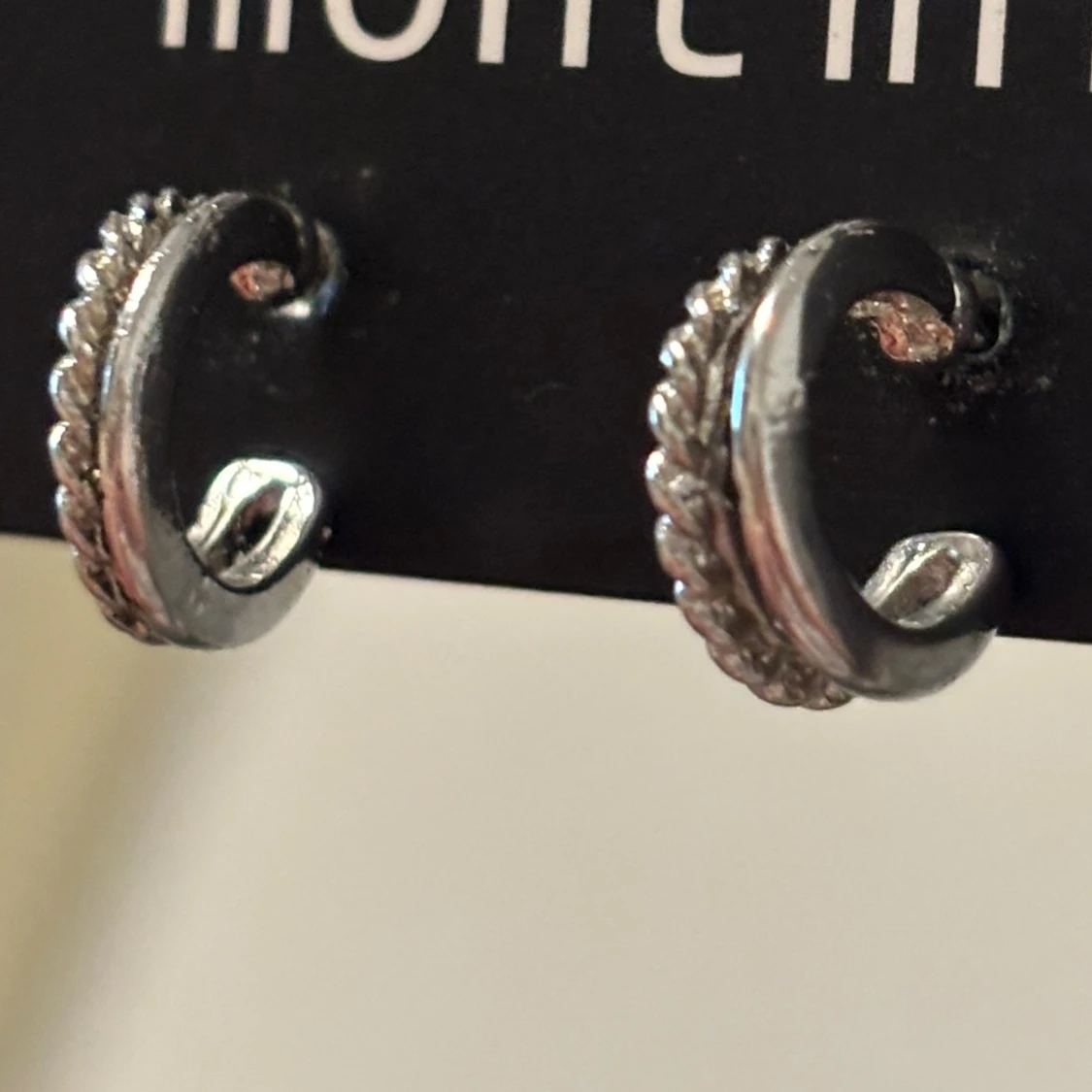 Silvriga örhängen  - 1