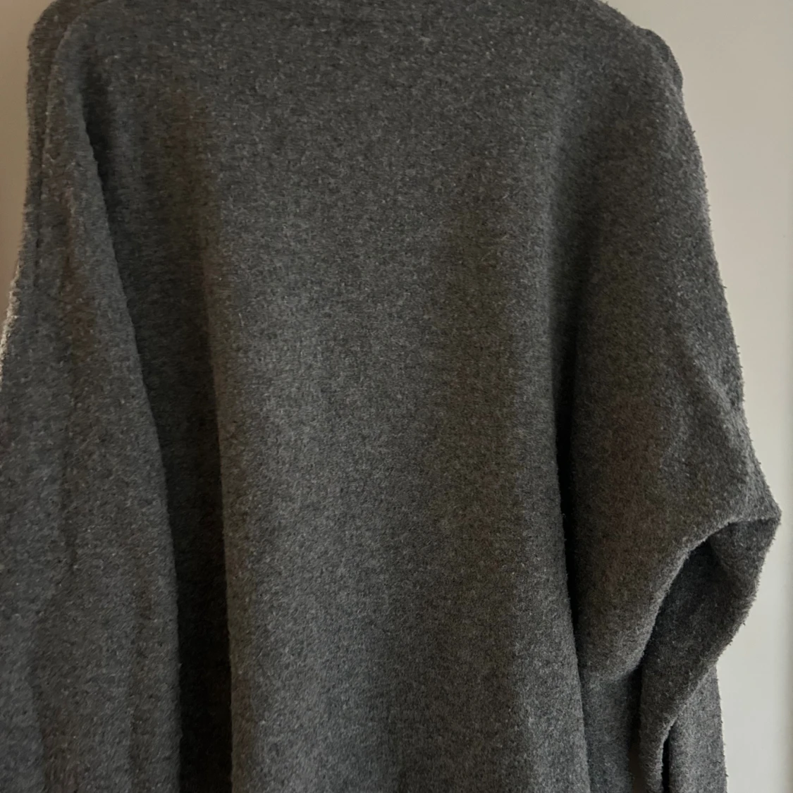 Mörkgrå stickad tröja från H&M - 4