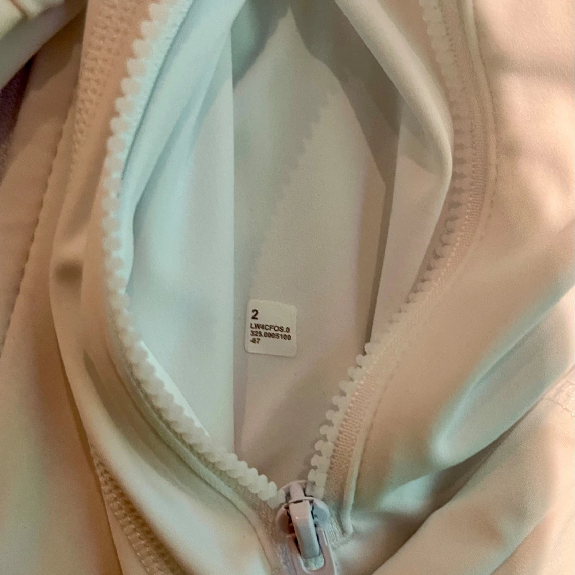 Vit träningsjacka från Lululemon - 1