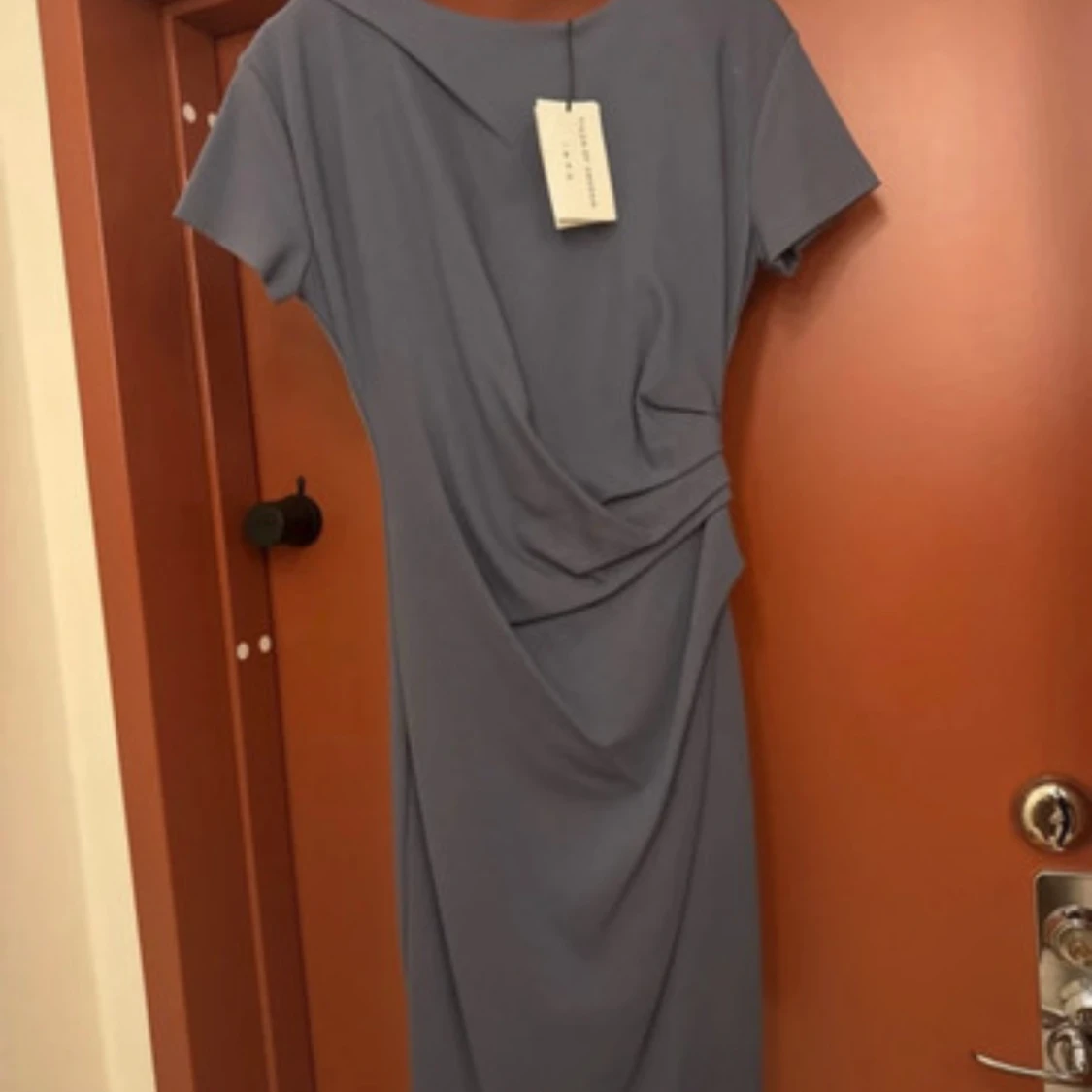 Blå omlottklänning från COS