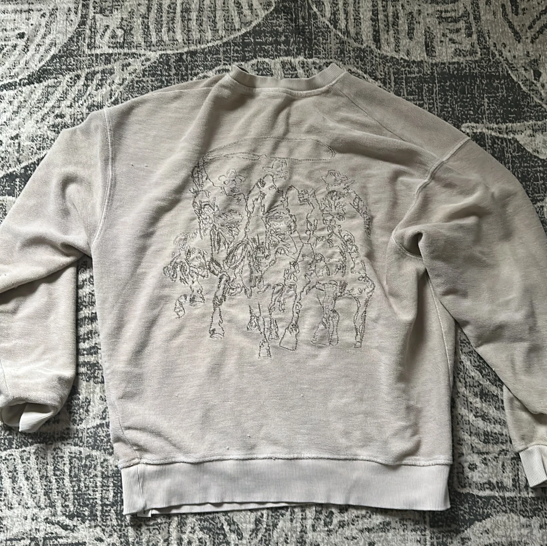 Beige sweatshirt från pull&bear - 1