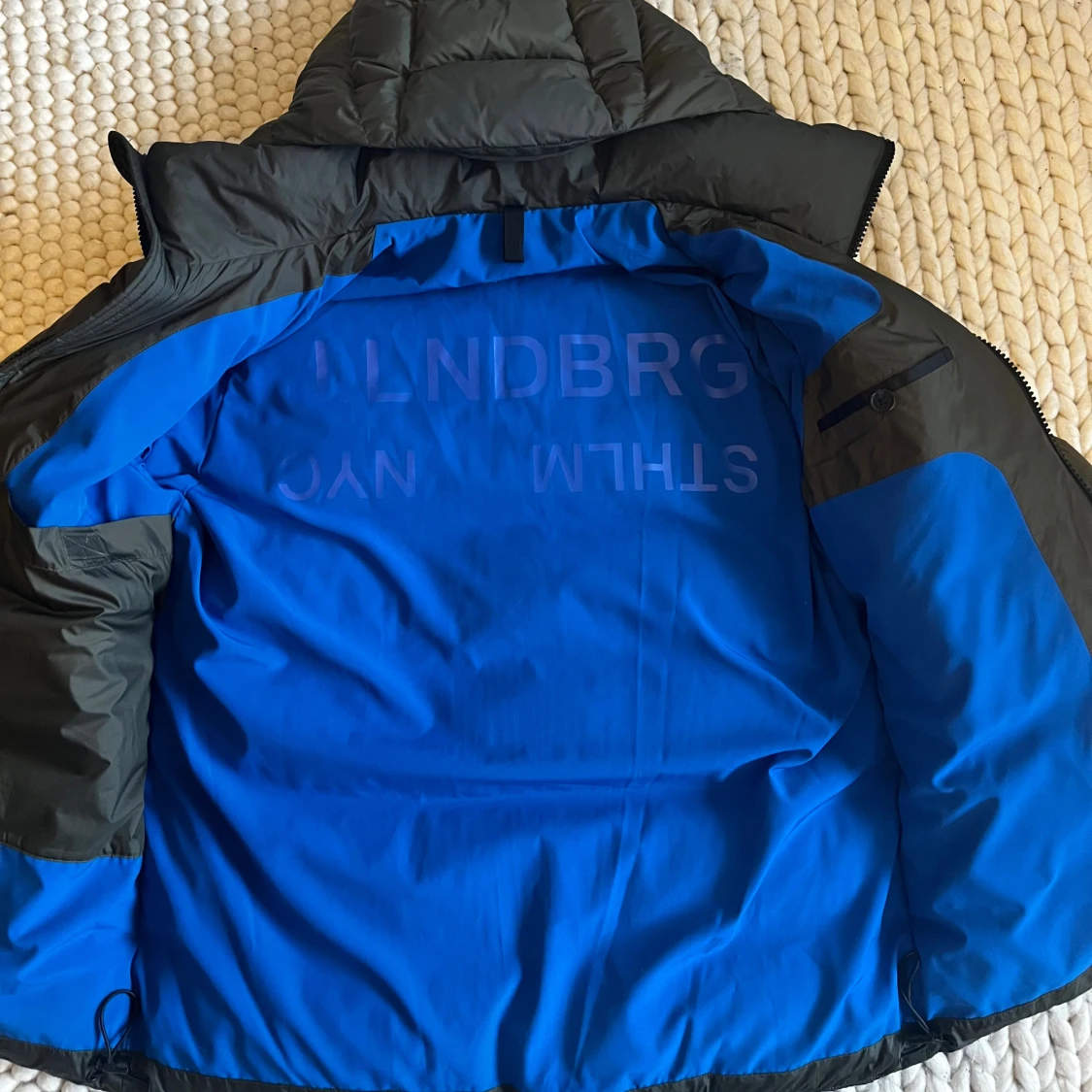 Grön pufferjacka från J.Lindeberg - 1