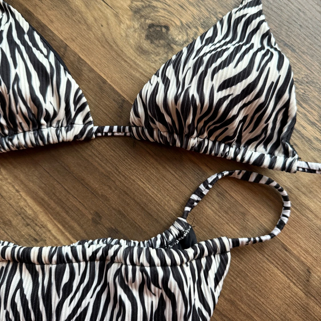 Zebramönstrad bikini med snörning - 1