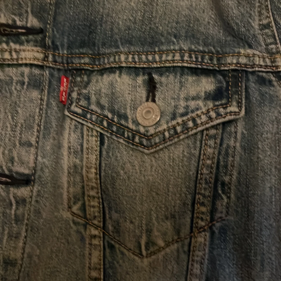 Levi's jeansjacka i tvättad blå denim - 1