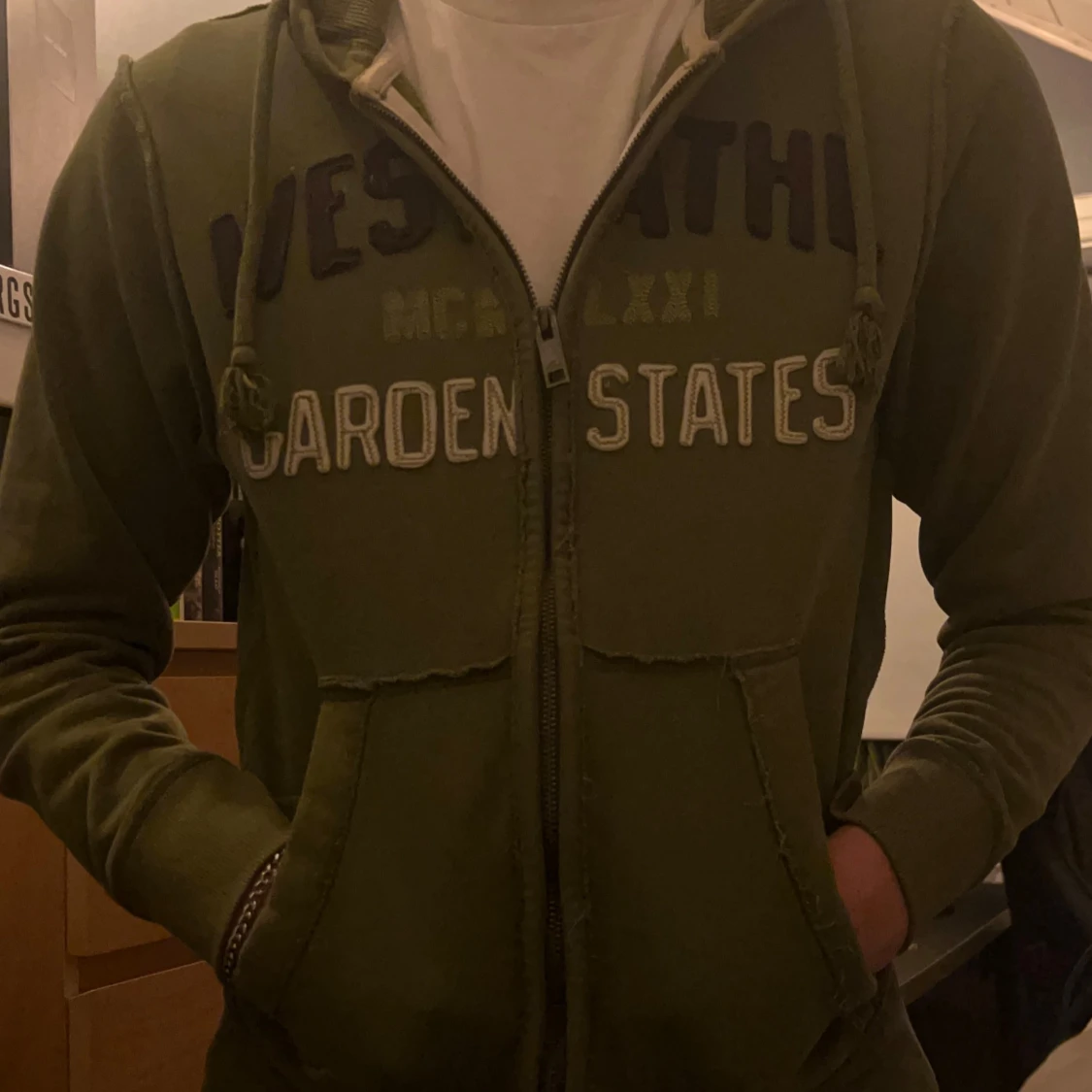 Olivgrön hoodie från Angelo Litrico - 2