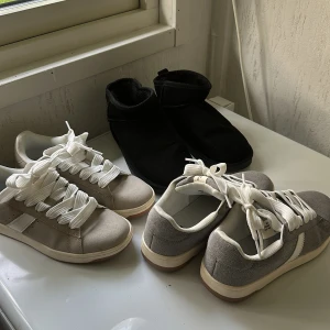 lager 157 bundle (alla skor tillsammans) - Säljer alla 3 par tillsammans, har haft alla 3 på mig bara få tal gånger, (beige 2 gånger, grå 5 gånger, svart 1 gång)