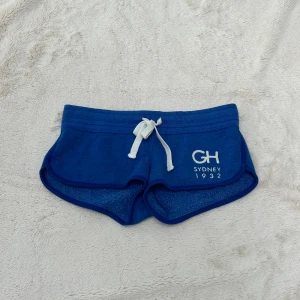 Gilly hicks lågmidjade shorts  - Ett par shorts från Gilly hicks i storlek XS. Rakt över midjemått: ca 35cm. Jag fraktar inom 24h. Se liknande plagg i min profil 