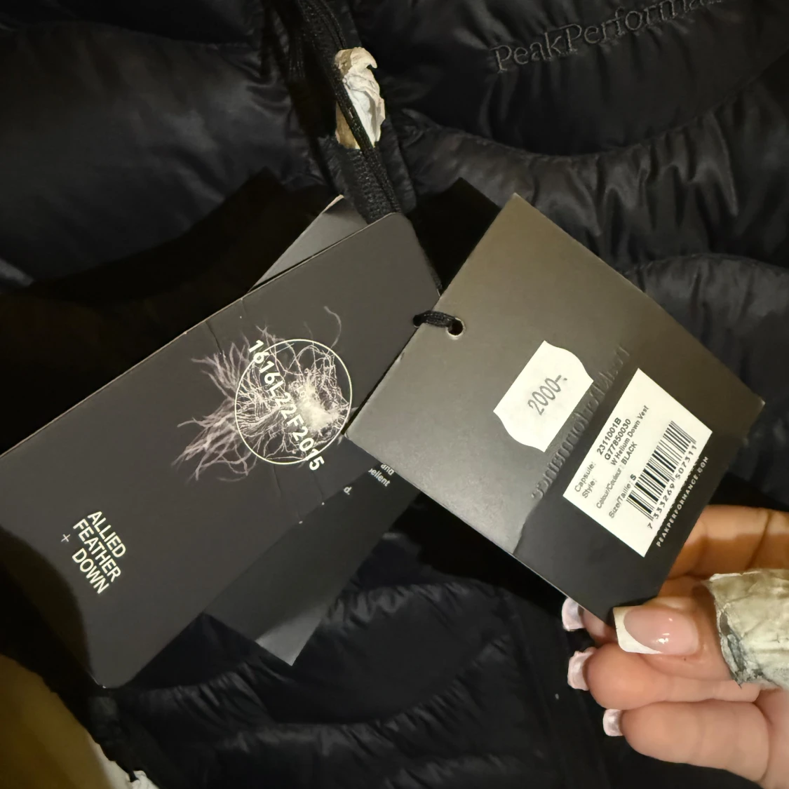 Svart dunväst från Peak Performance - 2