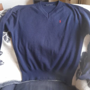 Tröja - Säljer min Ralph Lauren tröja,använd en gång