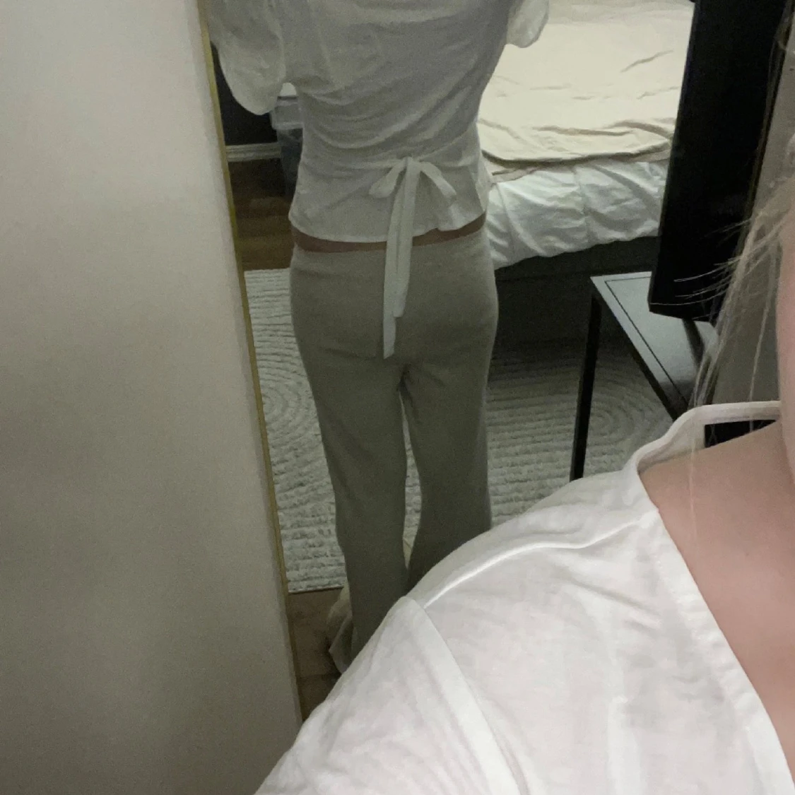 Vit omlottopp med knytband - 2