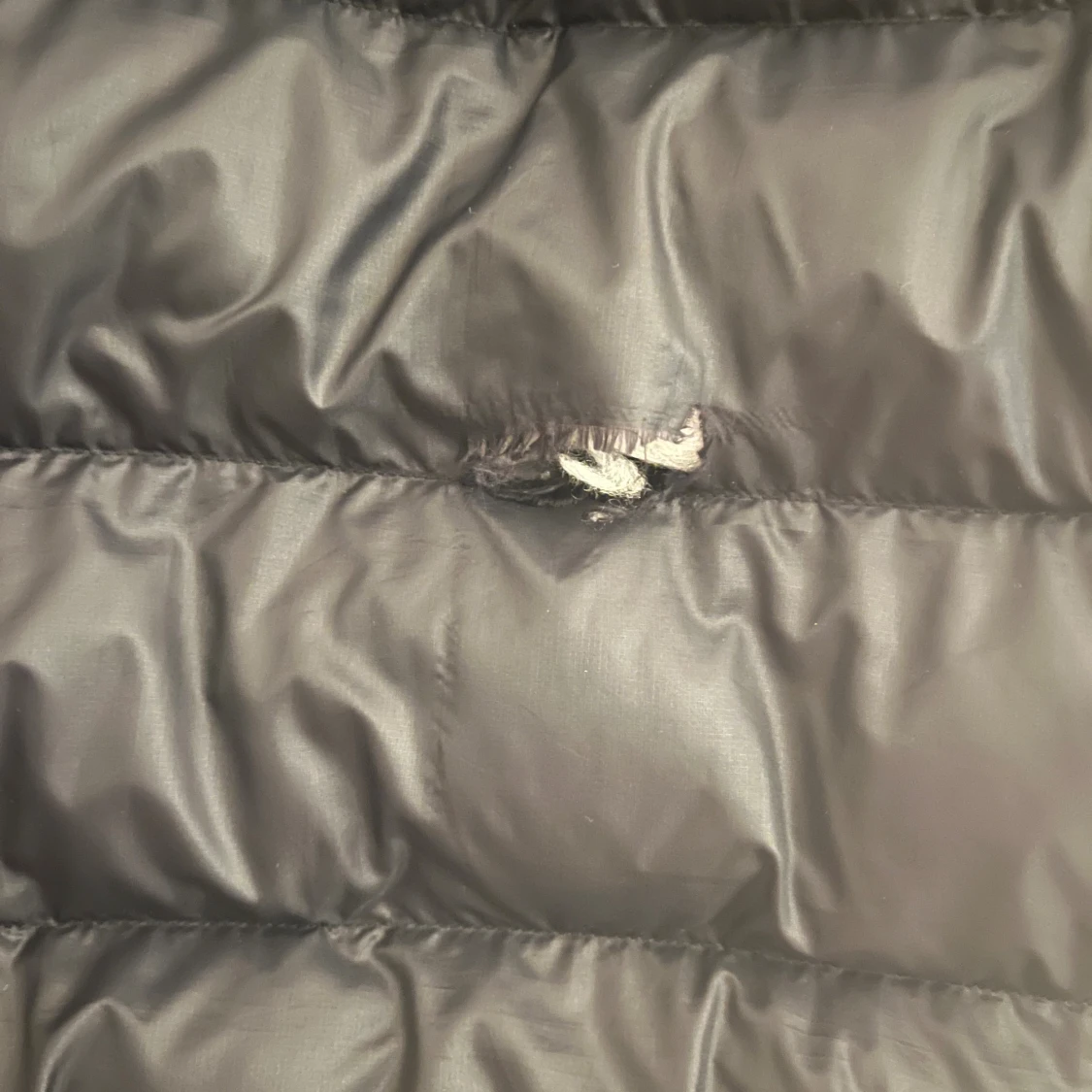 Mörkblå  dunjacka från Peak Performance - 2