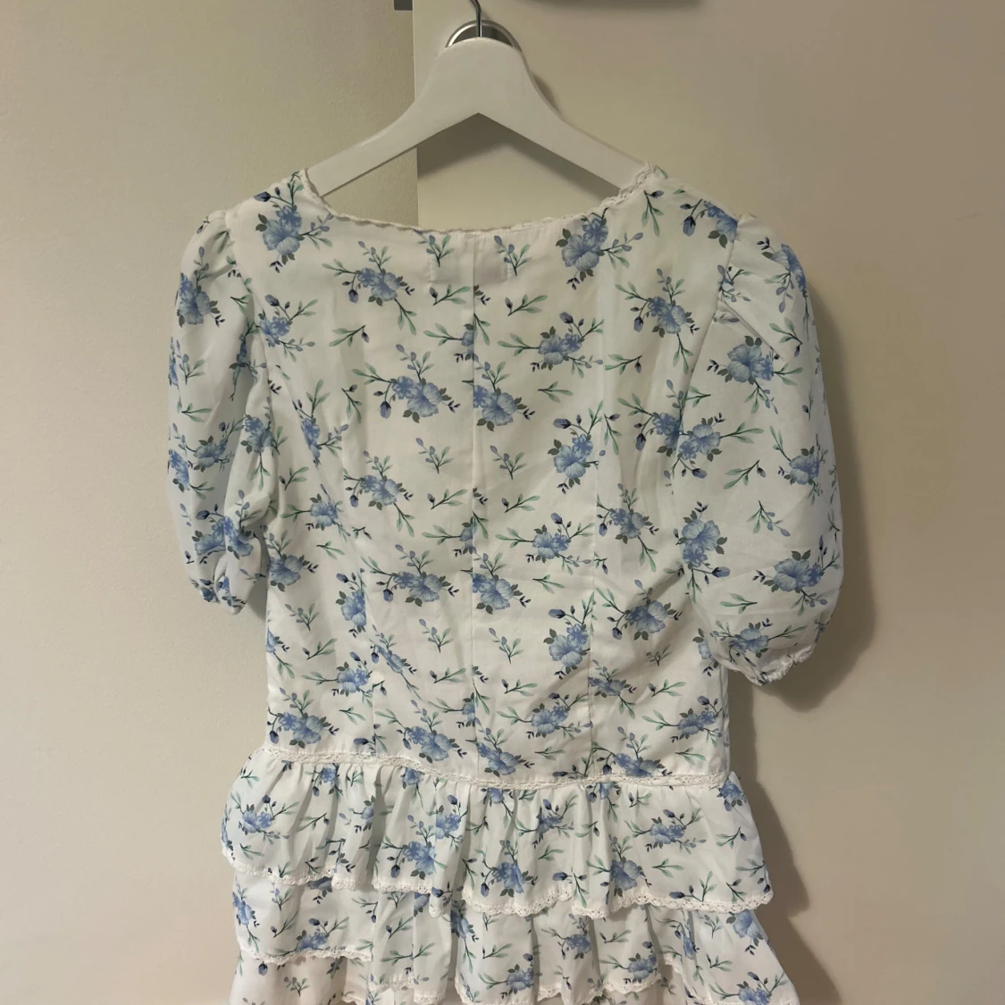 Blommig kortklänning från Design by Amor - 1