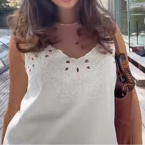 Linne med broderi - Super gulligt linne med broderi detaljer🤗