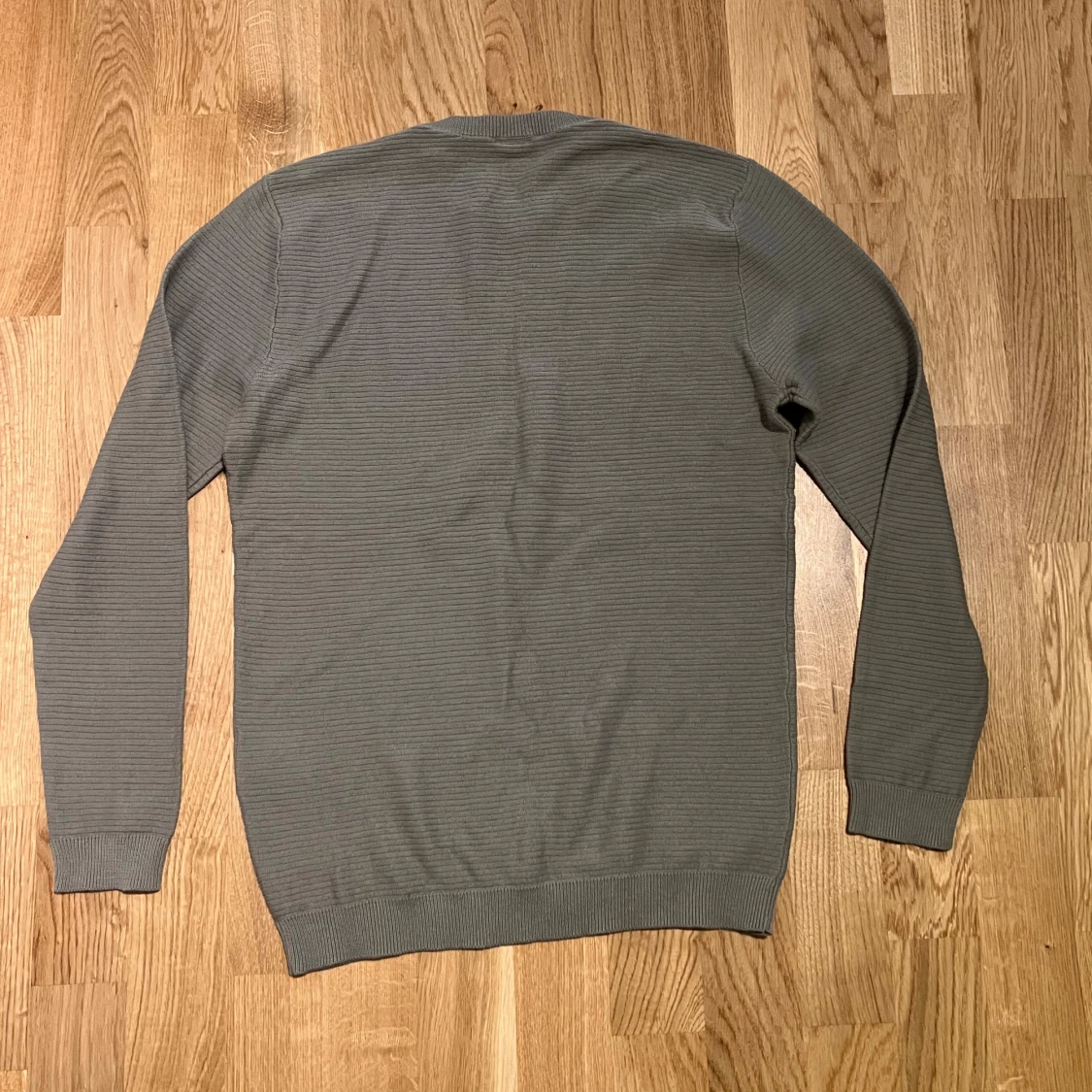 Stickad Långärmad  - 1