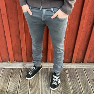 Replay anbass jeans  - Replay Jeans | skick 9/10 | Storlek 30/32 | Pris - 499kr | Modellen är ca 178cm lång | Hör av dig vid minsta fråga eller fundering!!