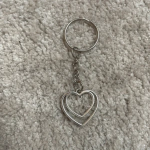 Nyckelring hjärta dubbel  - Nyckelring hjärta dubbel💗
