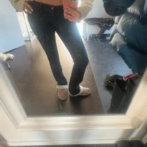 Ltb jeans🩵 - Trendiga jeans från Ltb. Färgen är nattblå och storlek W26 L32. Referens: 172cm🩵🩵