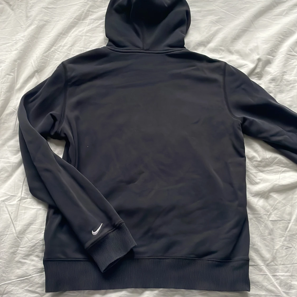 Vintage Svart Nike hoodie - 1