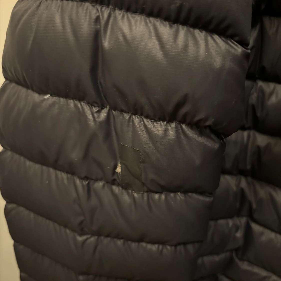 Svart dunjacka Peak Performance S - 3