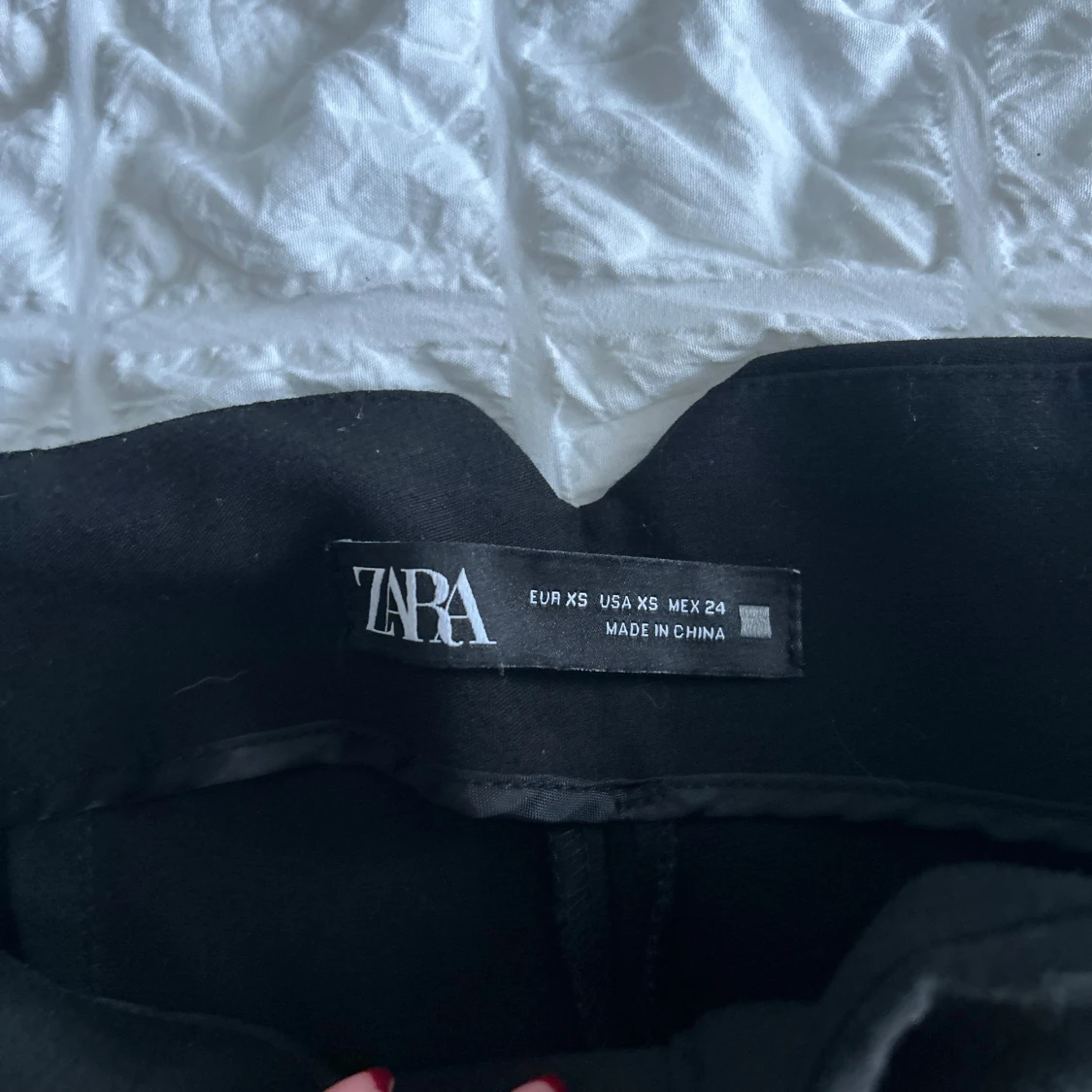 Svarta kostymbyxor från Zara XS - 3