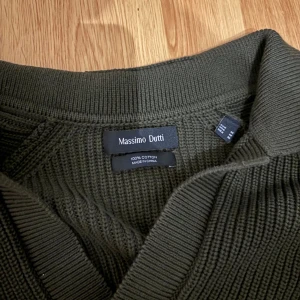 Massimo Dutti polo tröja - Oanvänd polo tröja från Massimo Dutti nypris 699 mitt pris 350