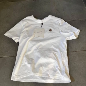 T shirt från välkänt märke  - Snygg