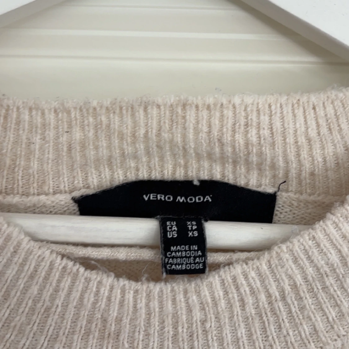 Beige stickad tröja från Vero Moda - 1