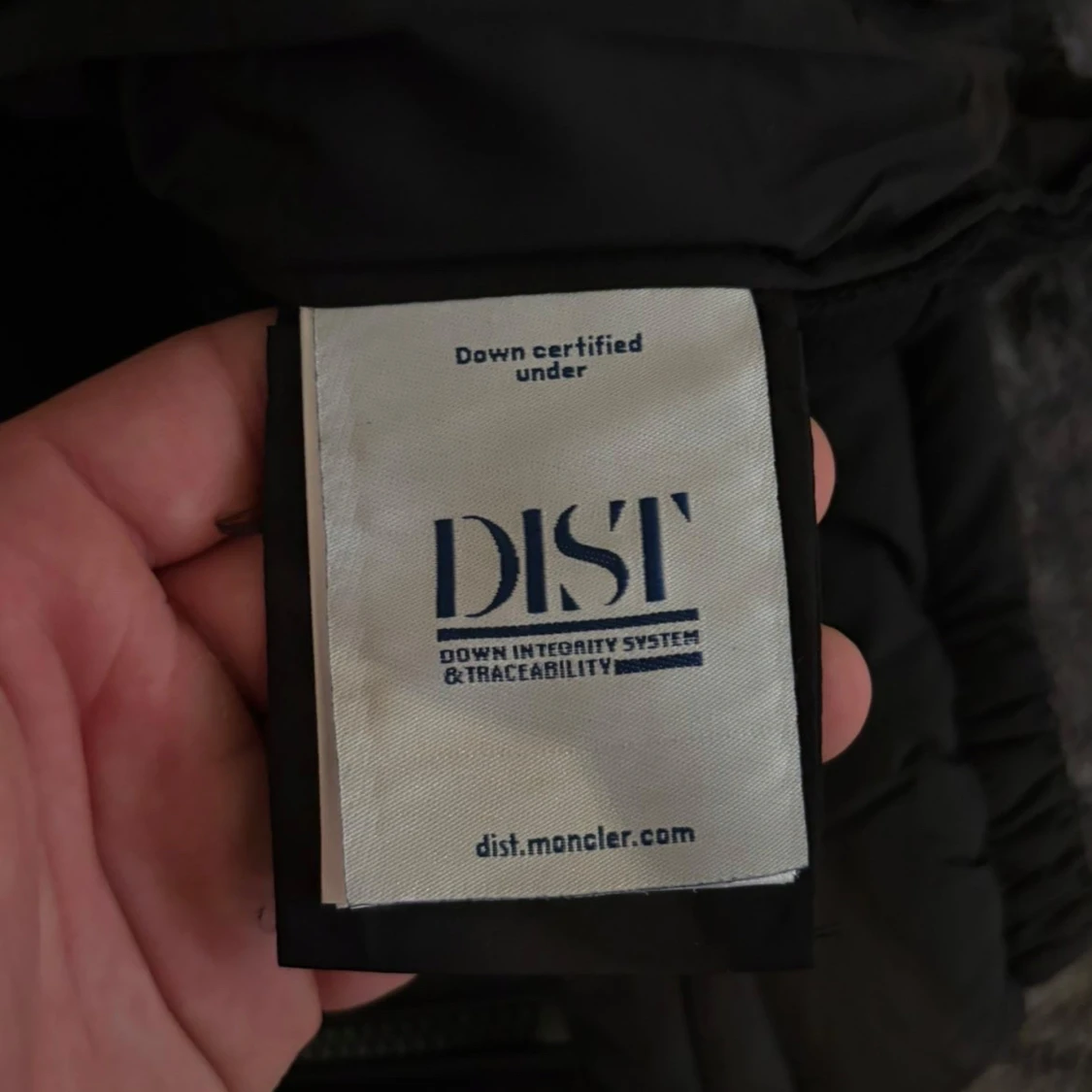 Svart dunväst från Moncler med stickade ärmar - 4