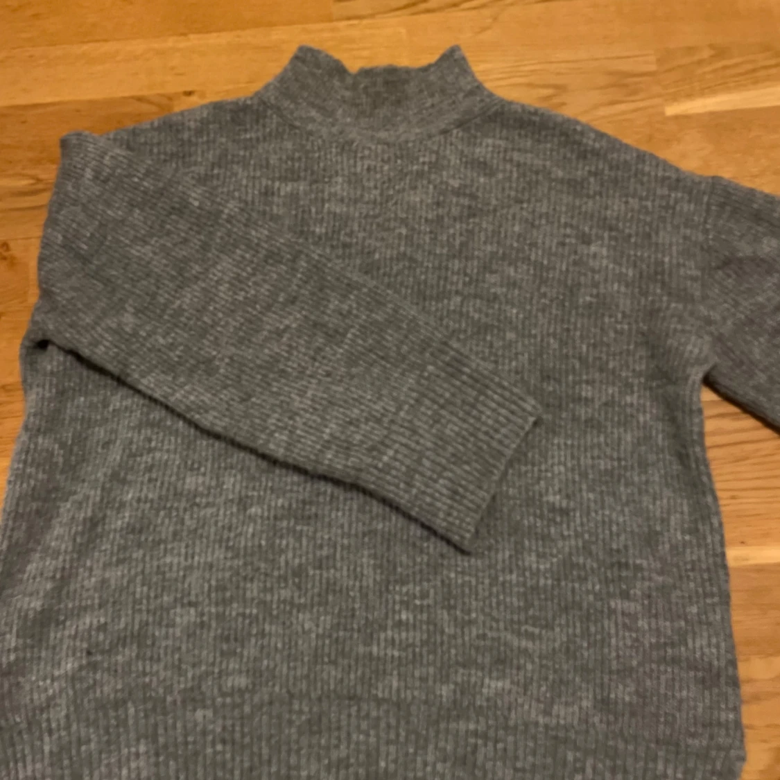 Stickade tröjor och en stickad byxa