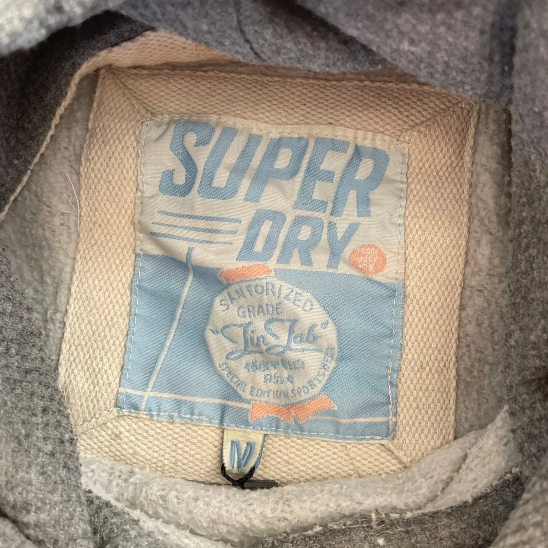 Grå hoodie från Superdry med tryck - 2