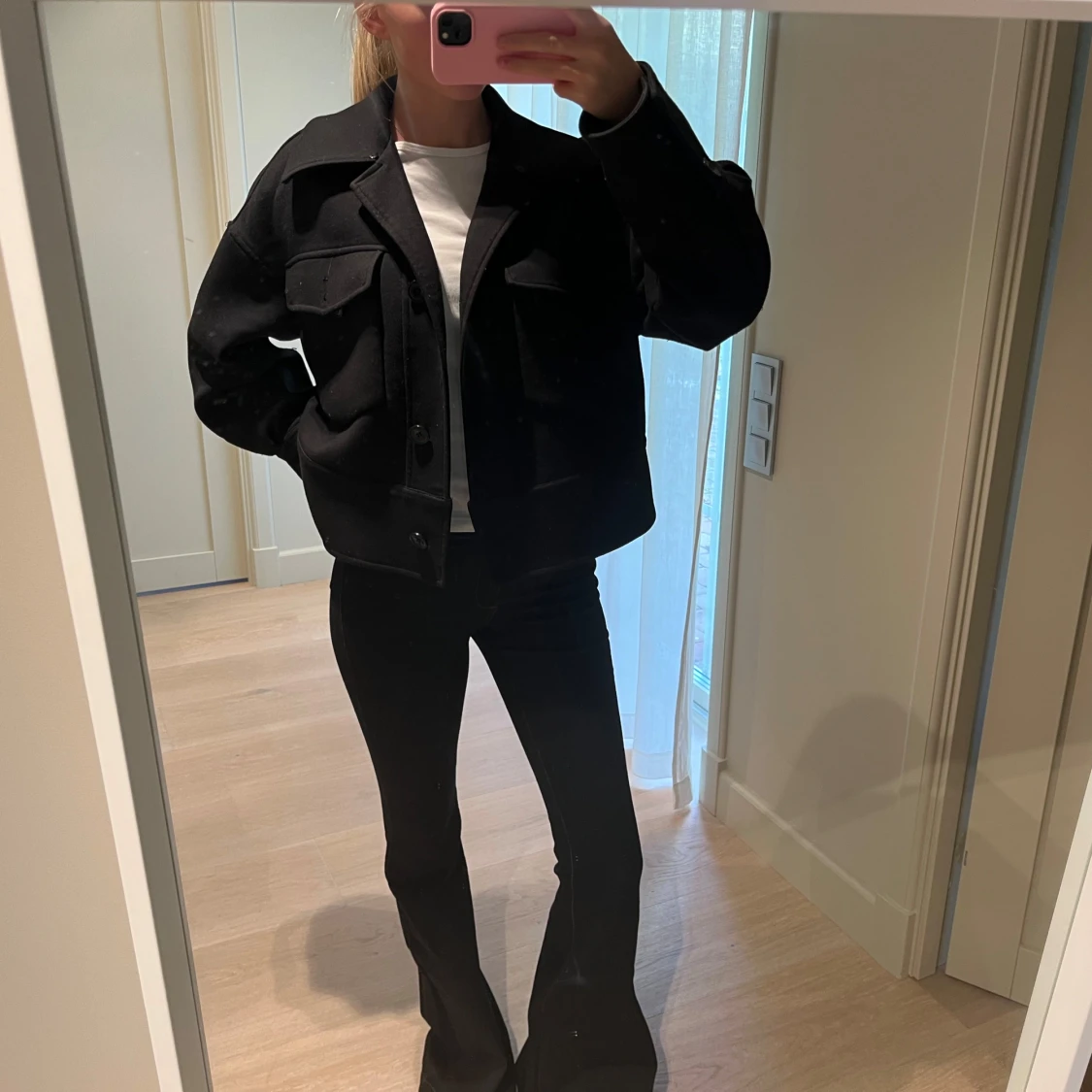 Svart overshirt med fickor - 1