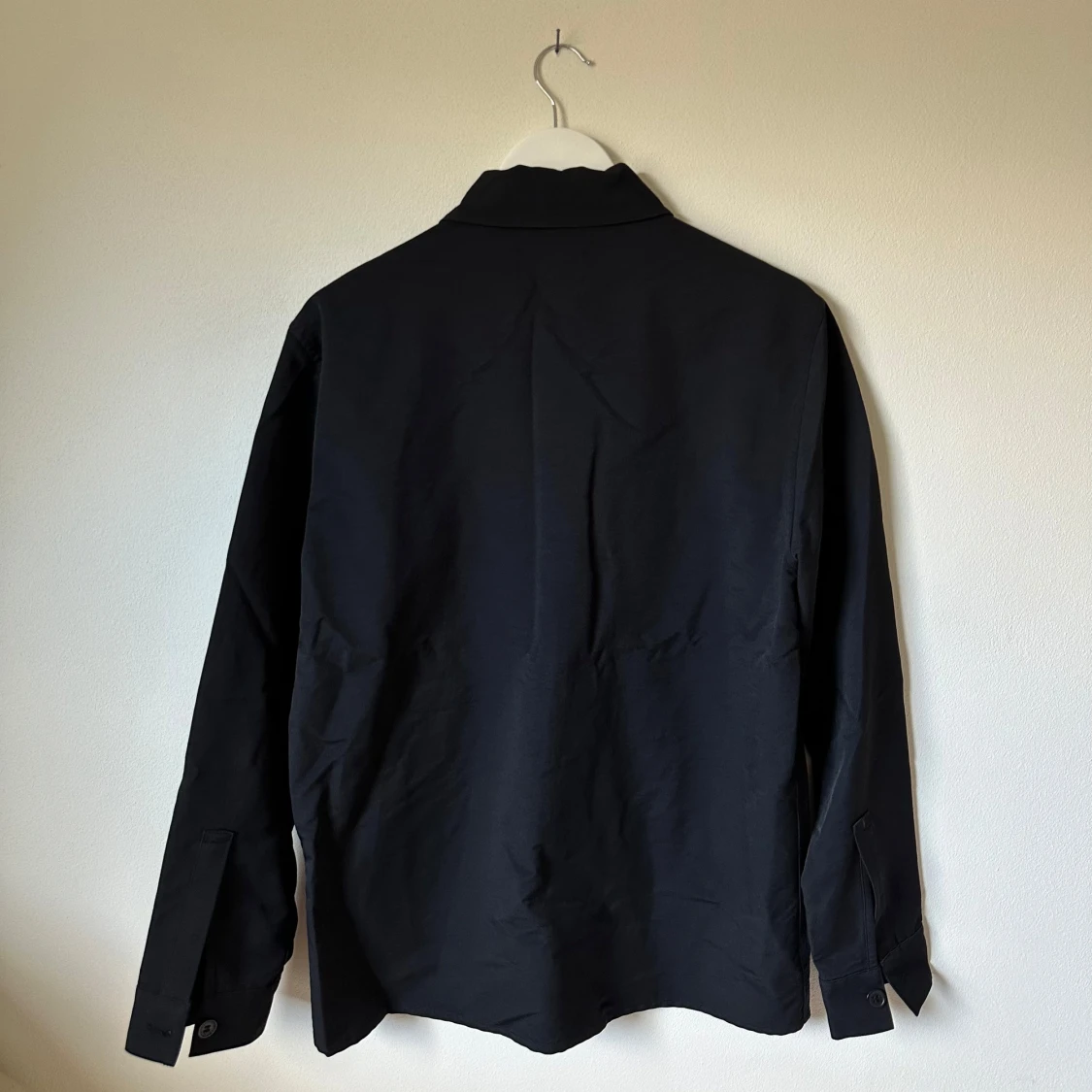 Svart overshirt från H&M, strl 48 - 1