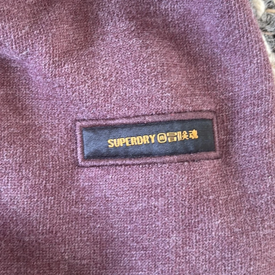 Vinröd hoodie från Superdry - 3