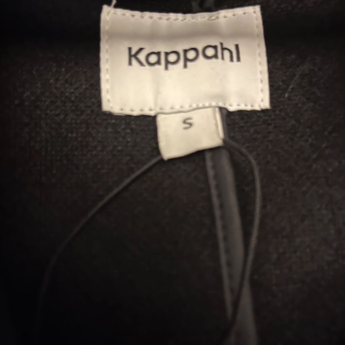 Svart kappa med mönstrad kant Kappahl - 2