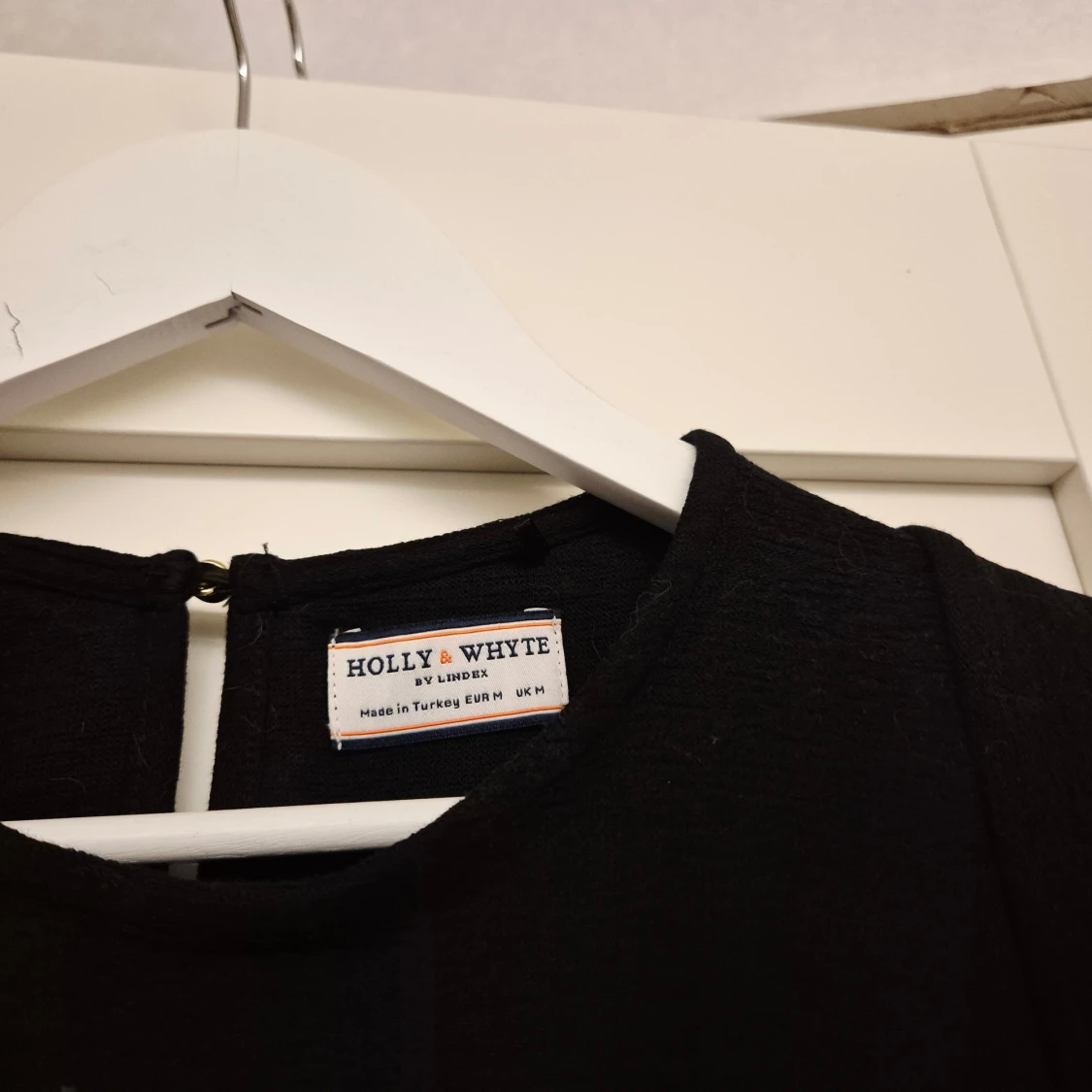 Svart volangblus från Holly & Whyte - 2