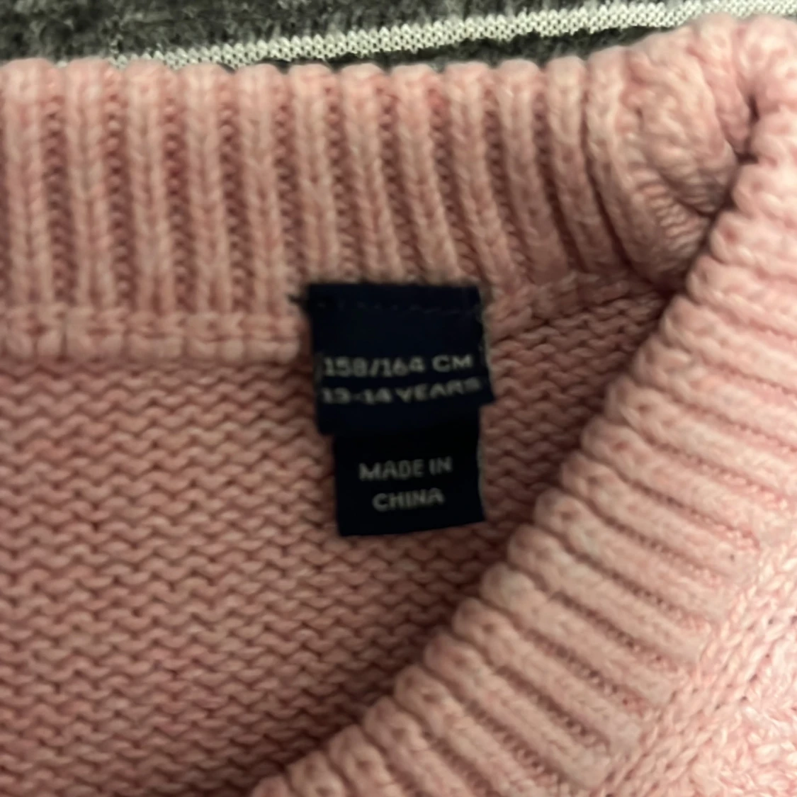 Rosa kabelstickad tröja från Gant - 2