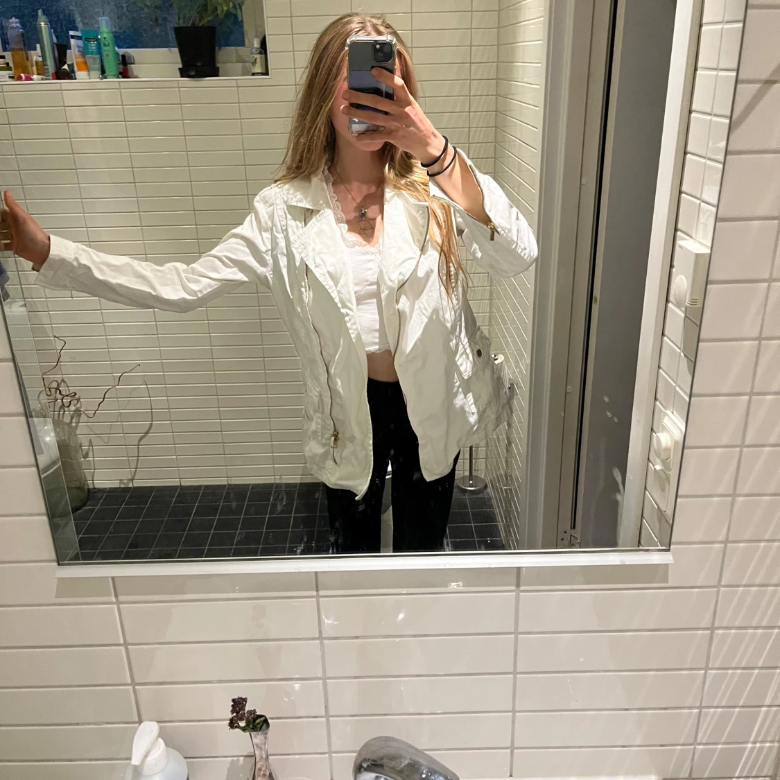 Vit vintage oversized jacka/ kavaj från Armani Jeans - 1