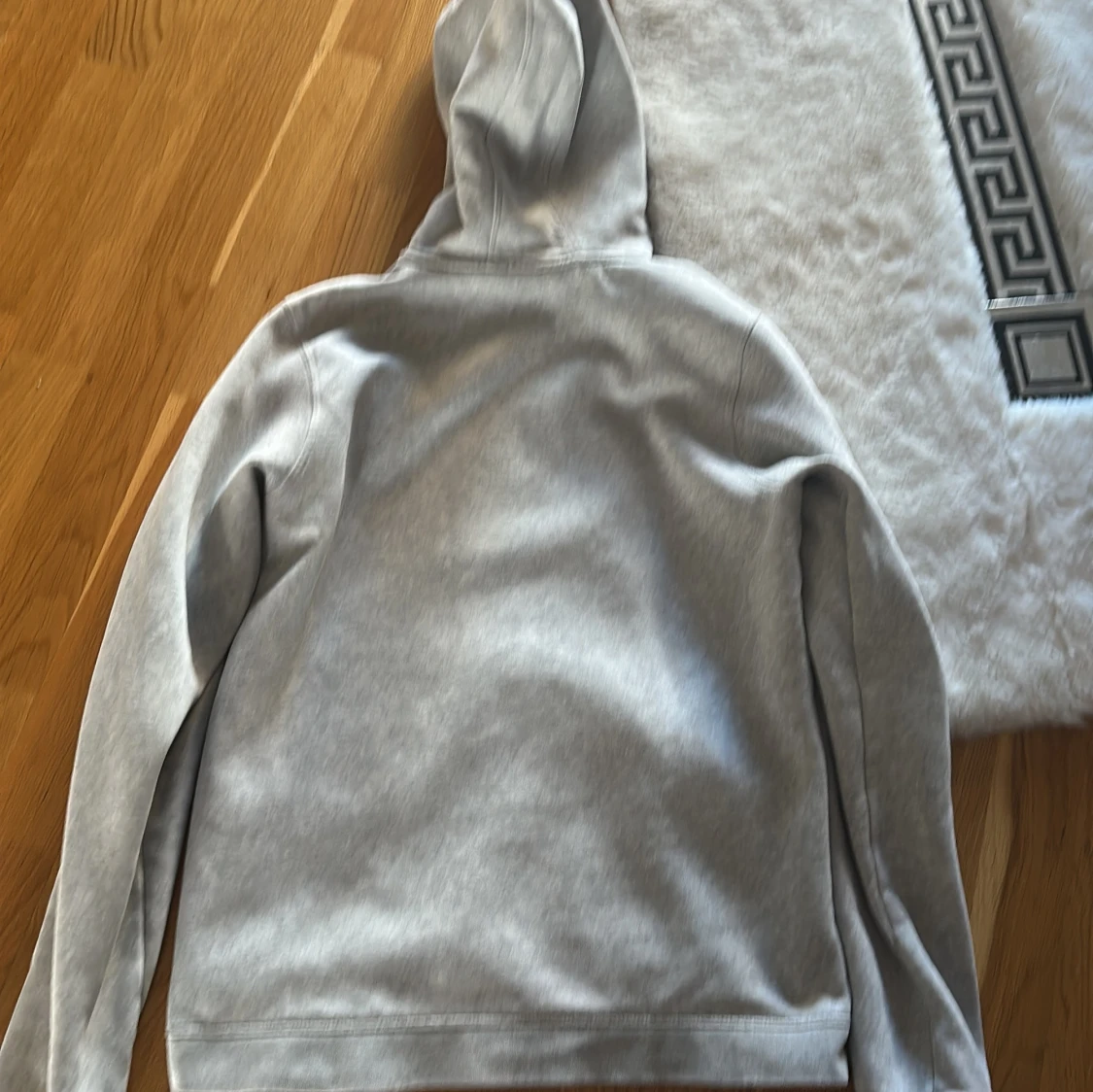 Grå hoodie från Sail Racing med dragkedja - 1